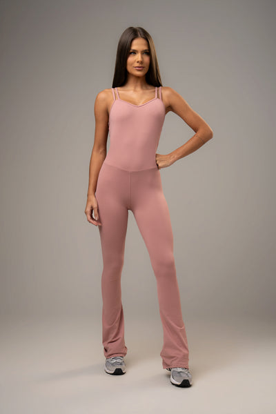 Macacão Flare Essentials Rosa Seco