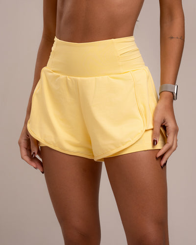 Short Duplo Com Bolsos Butter Yellow