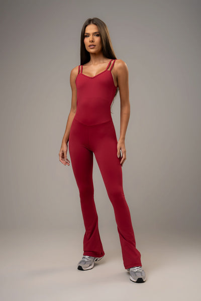 Macacão Flare Essentials Red Velvet