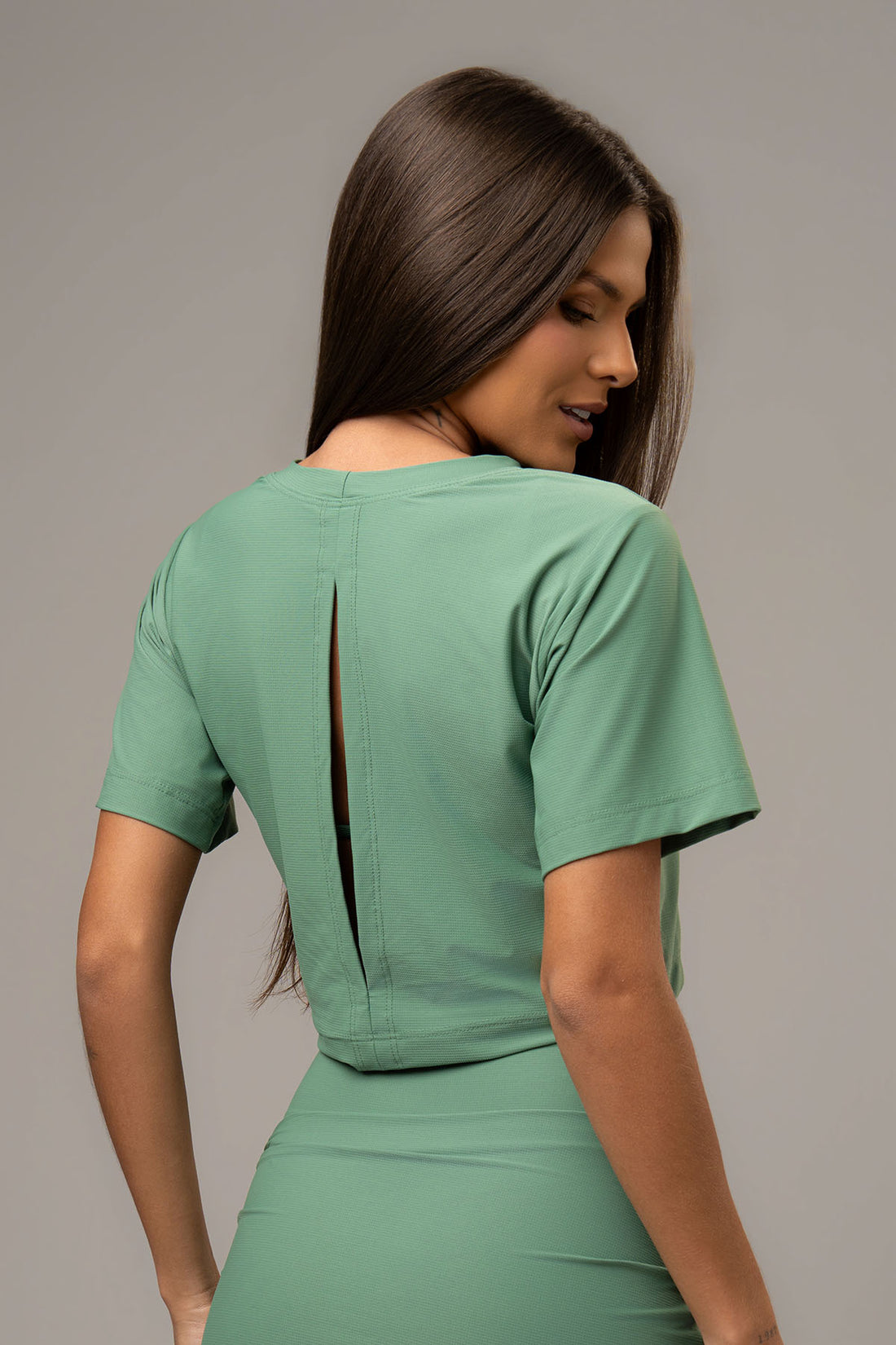 Camiseta Cropped Dry Cosmo Sálvia