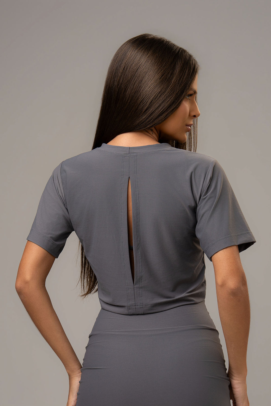 Camiseta Cropped Dry Cosmo Cinza