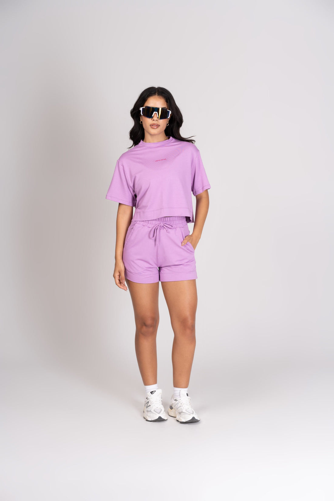 Conjunto Lavanda Short com Bolsos e T-Shirt Athleisure