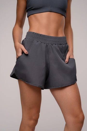 Short Duplo Feminino Esportivo Grafite