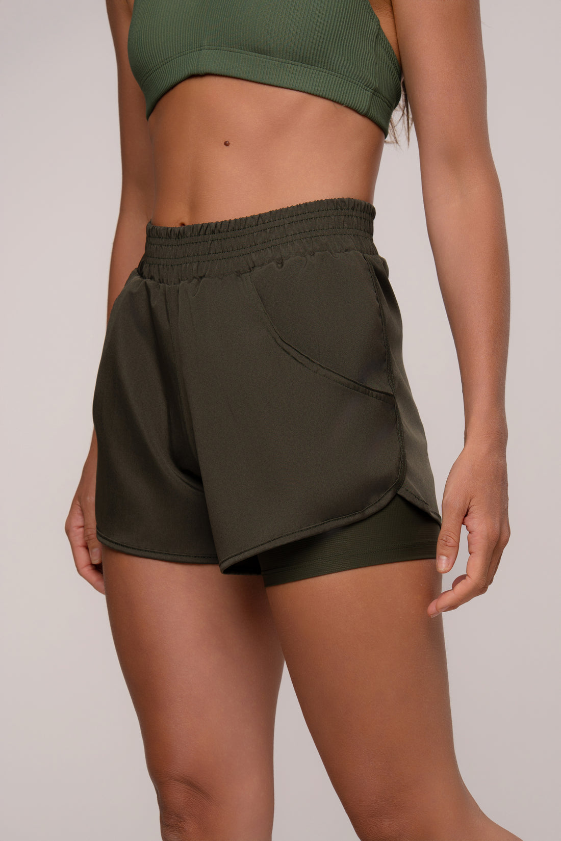 Short Duplo Feminino Esportivo Verde