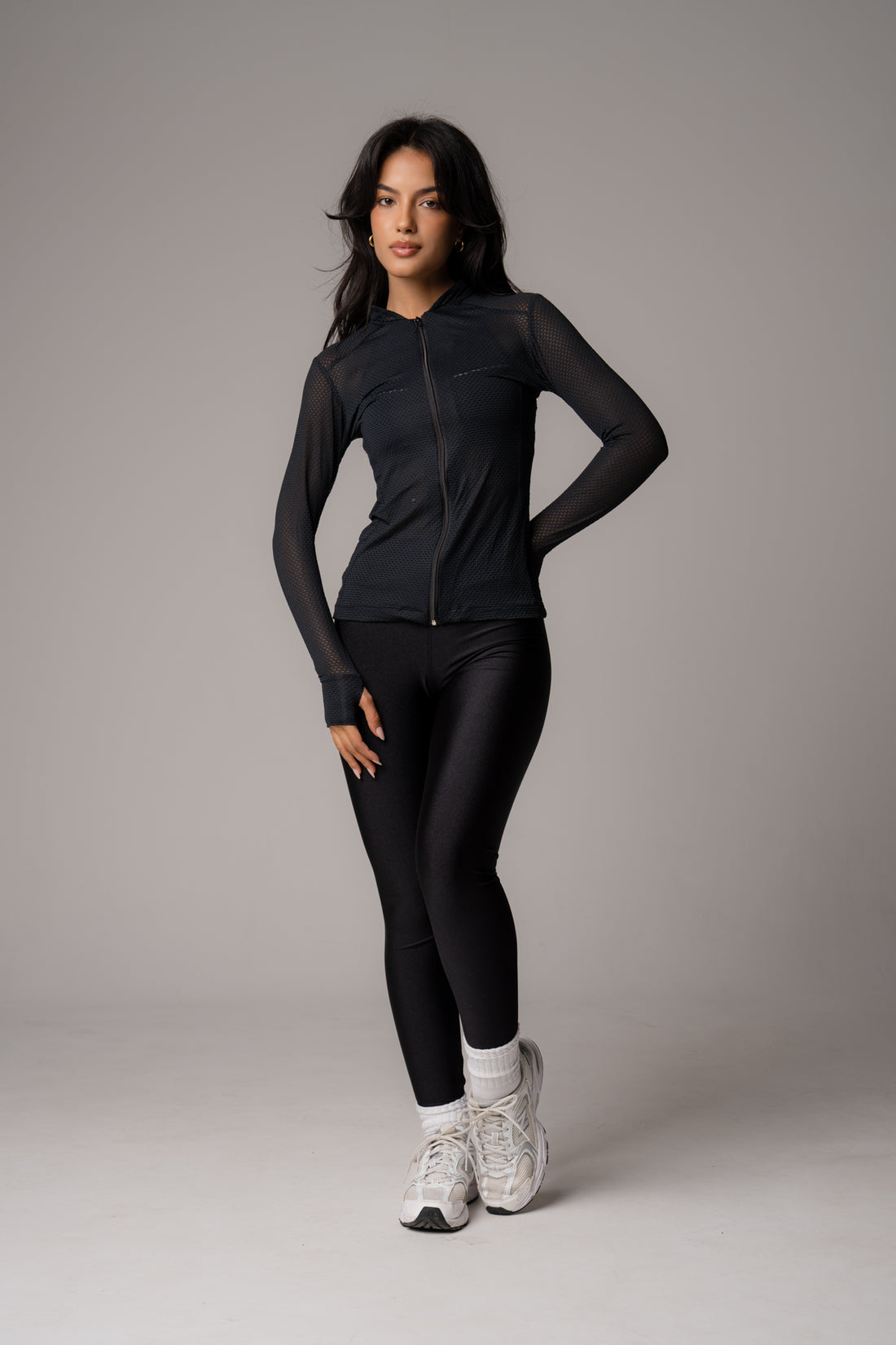 Jaqueta Slim Zip com abertura para dedo Preta