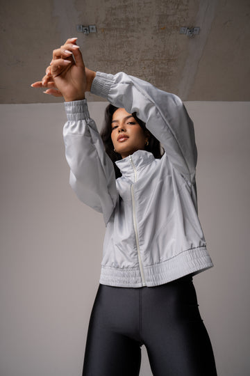 Jaqueta Corta-Vento Feminina Cinza Pulse