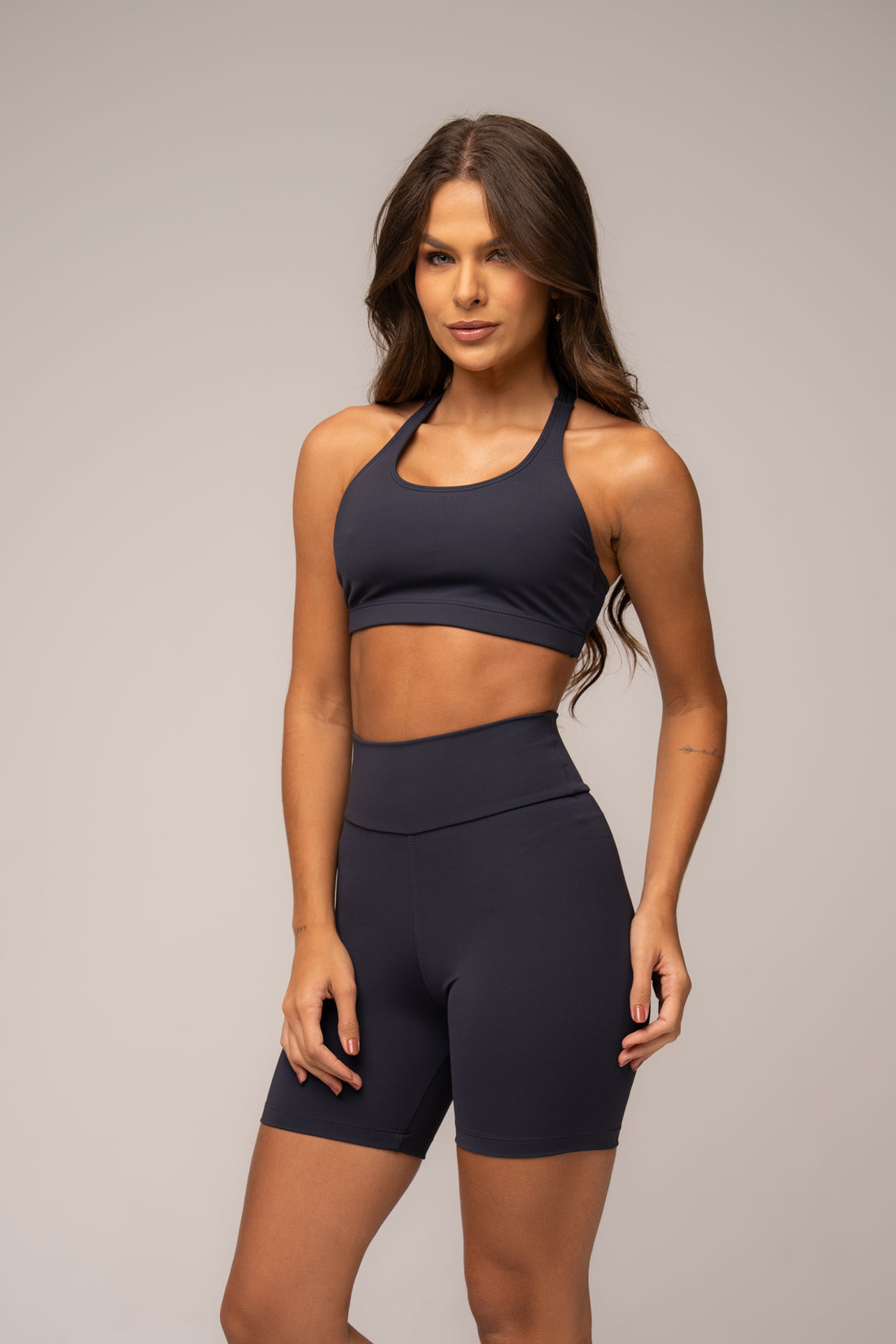 Conjunto Fitness Short e Top Ret Grafite