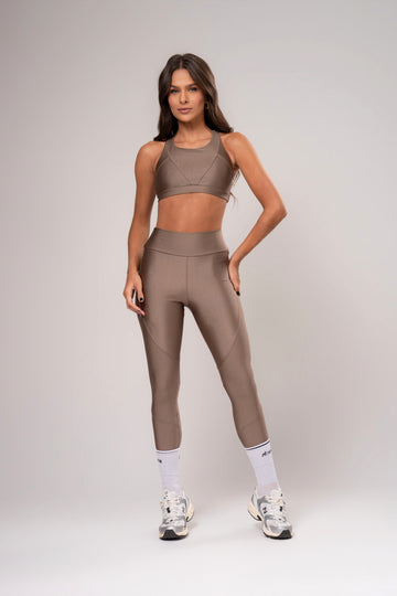 Conjunto Legging e Top Recortes Glow Castanho