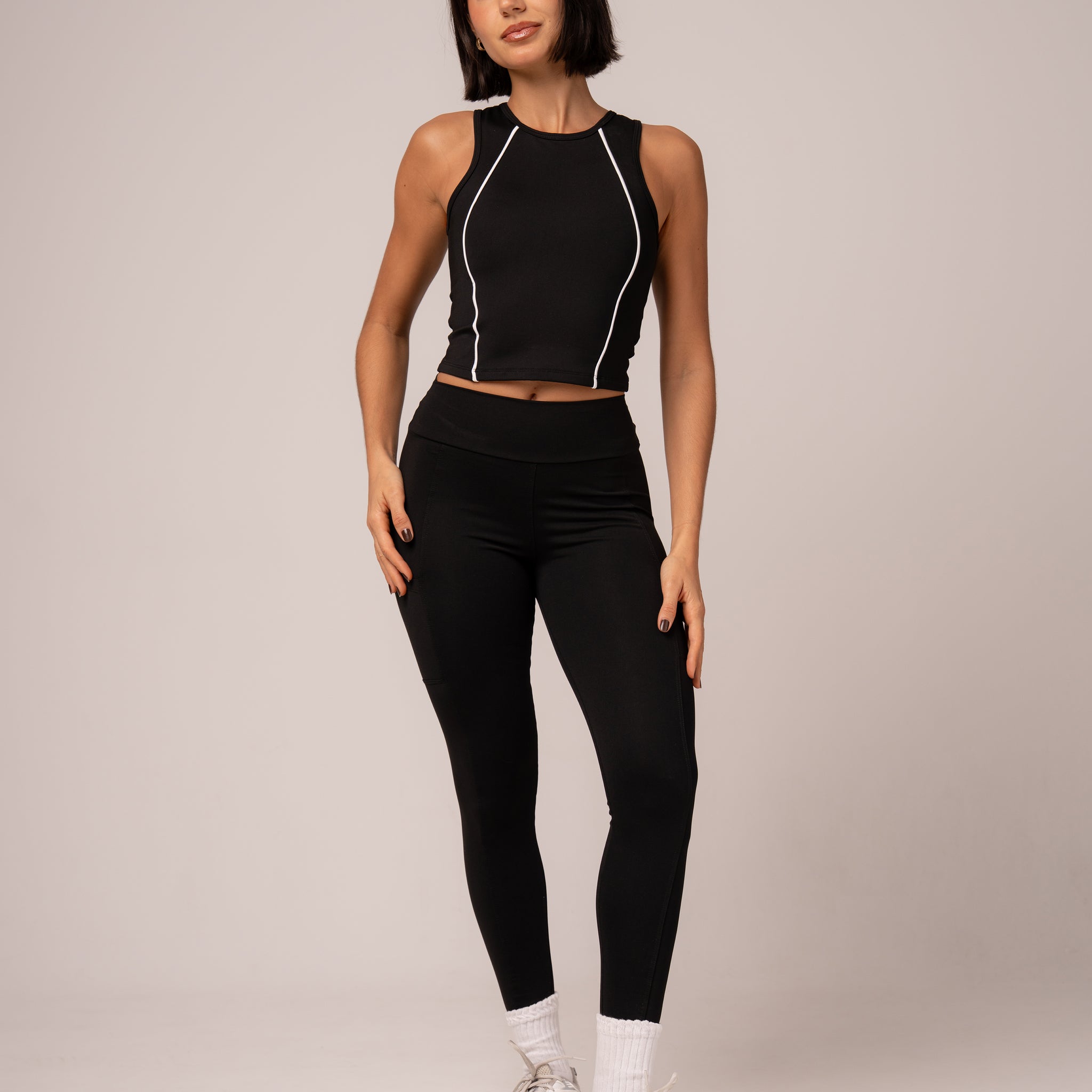 Conjunto Legging bolsos e Top Alongado Cosmo Preto