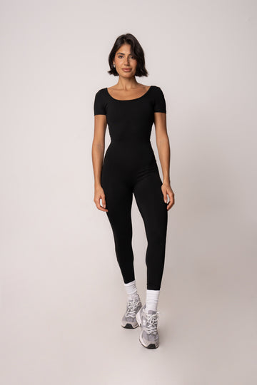 Macacão Longo Essentials Preto