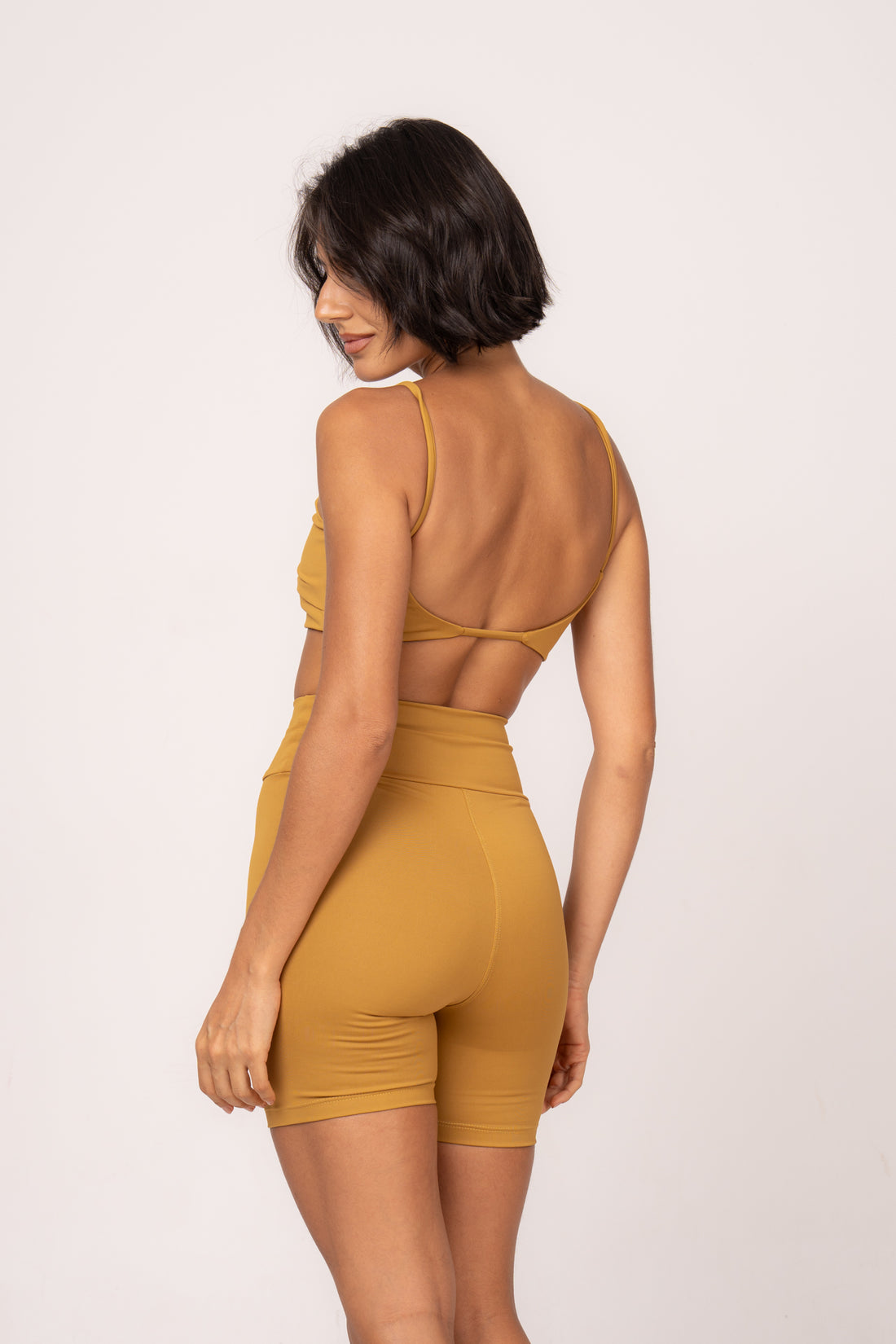 Conjunto Short e Top Fita Essentials Mostarda